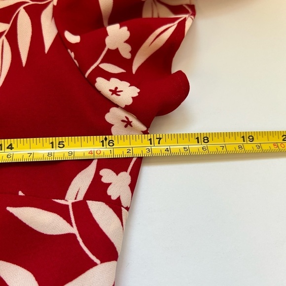 Cold Water Creek Size 6/ Red&White/ Midi Floral Leaf Pattern /Short flow sleeve - Picture 9 of 9